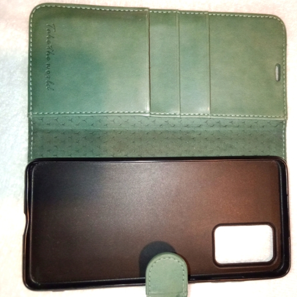 YUCCH Magnetic phone and credit card wallet